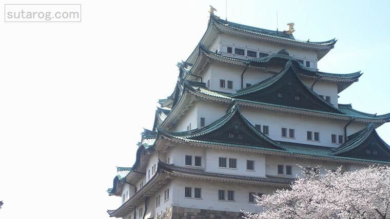 名古屋城と桜の写真